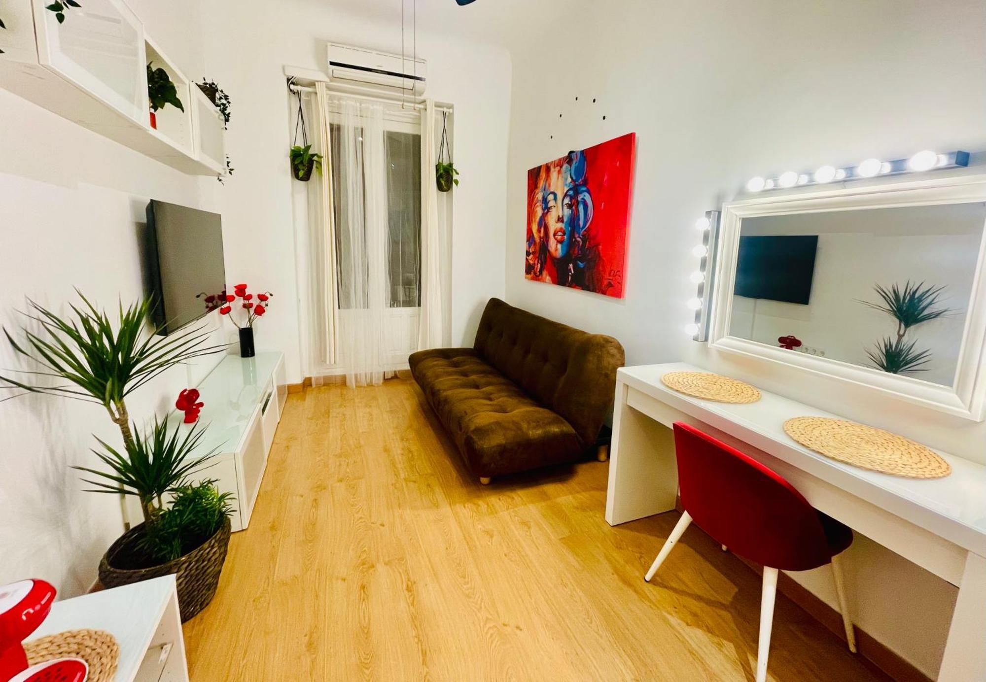 Apartamento Muy Centrico - Entre Palacio Real Y Plaza Mayor Madrid Exterior photo